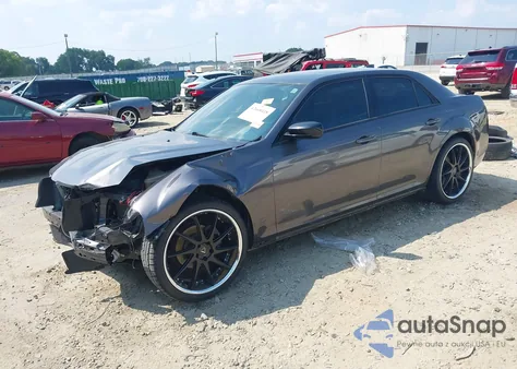 2019 Chrysler 300 Touring z USA, uszkodzony, nr VIN 2C3CCAAG5KH733301